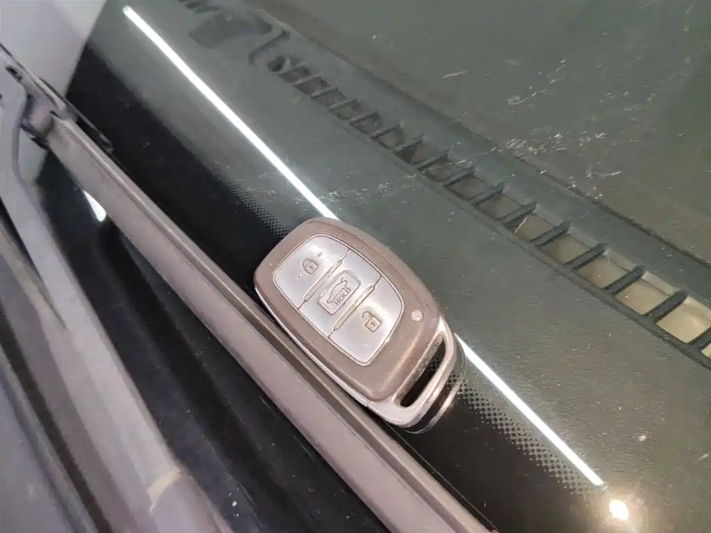 Hyundai Langdong 2015 1.6L Auto Exclusive фото 9
