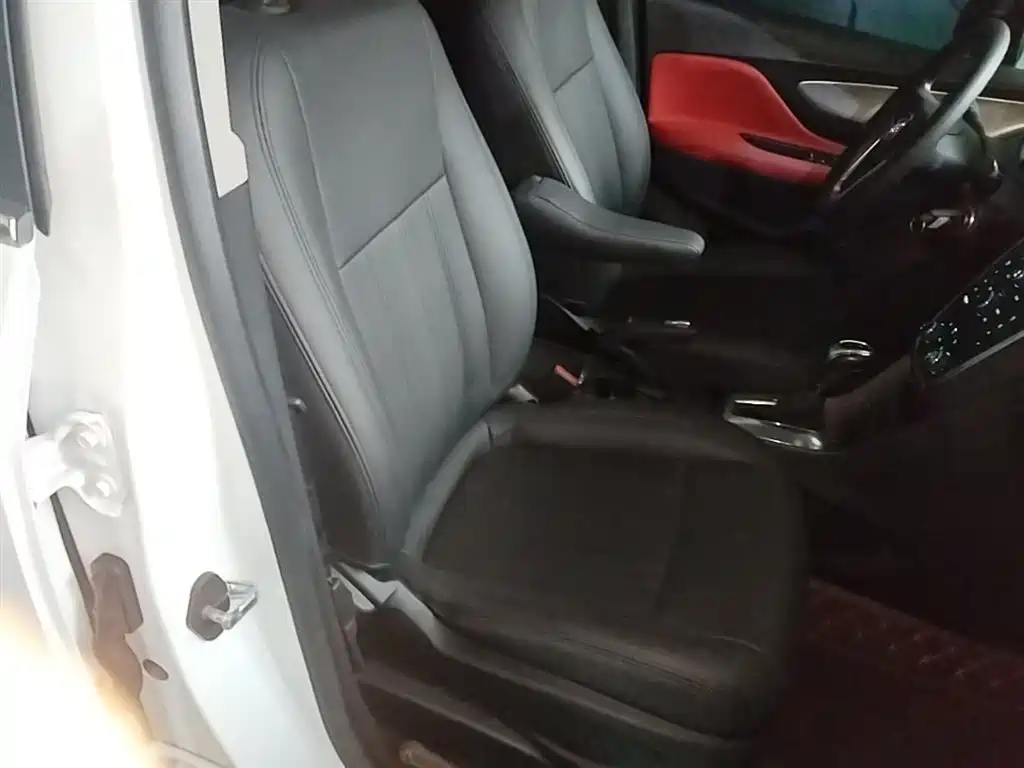 Buick Encore 2014 1.4T Automatic 2WD Urban Elite фото 25