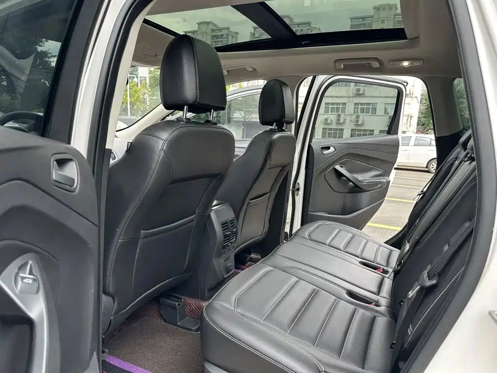 Photo 10 - Ford Kuga
