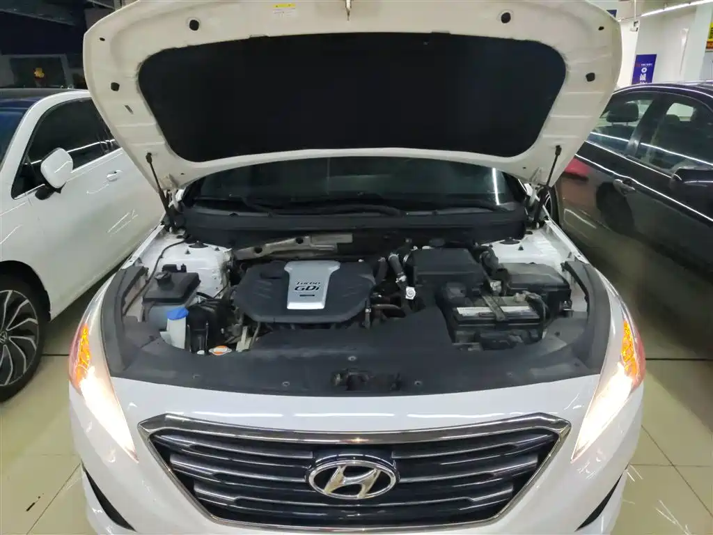 Hyundai Sonata 2015 1.6T GLS Smart фото 20