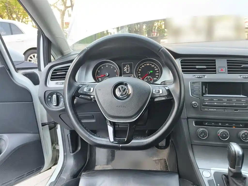 Volkswagen Golf 2014 1.4TSI Automatic Luxury фото 3