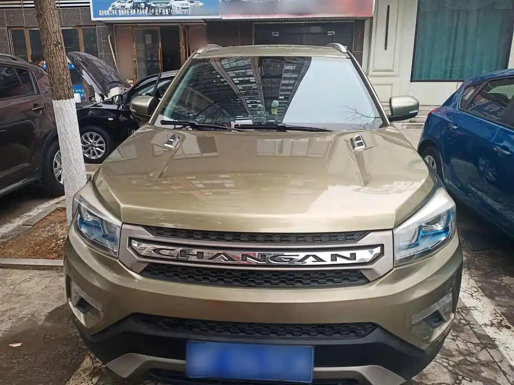 Фото 3 - Changan CS75