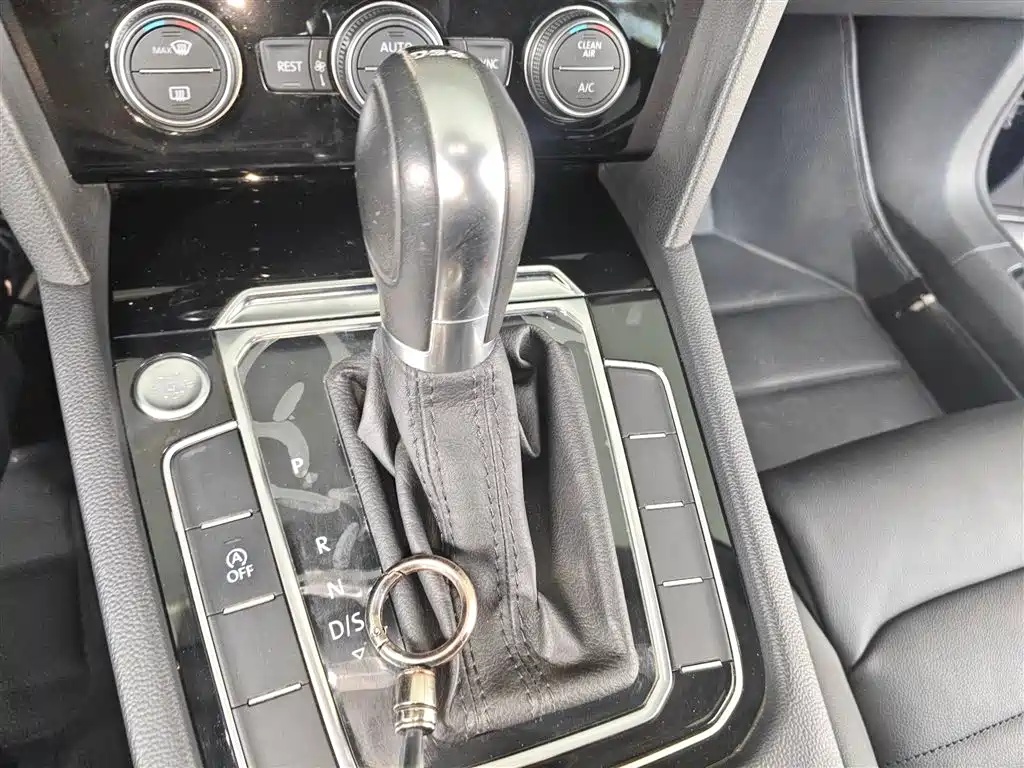 Volkswagen Magotan 2019 330TSI DSG Luxury Class China VI фото 14