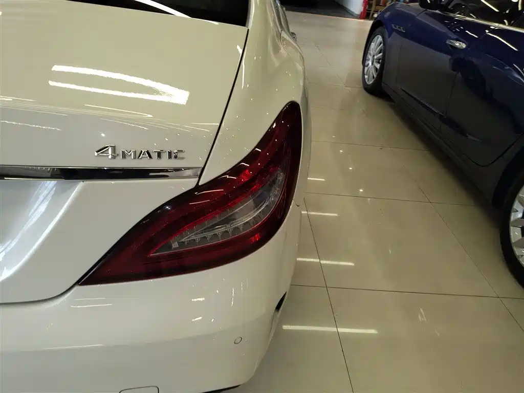 MERCEDES-BENZ CLS