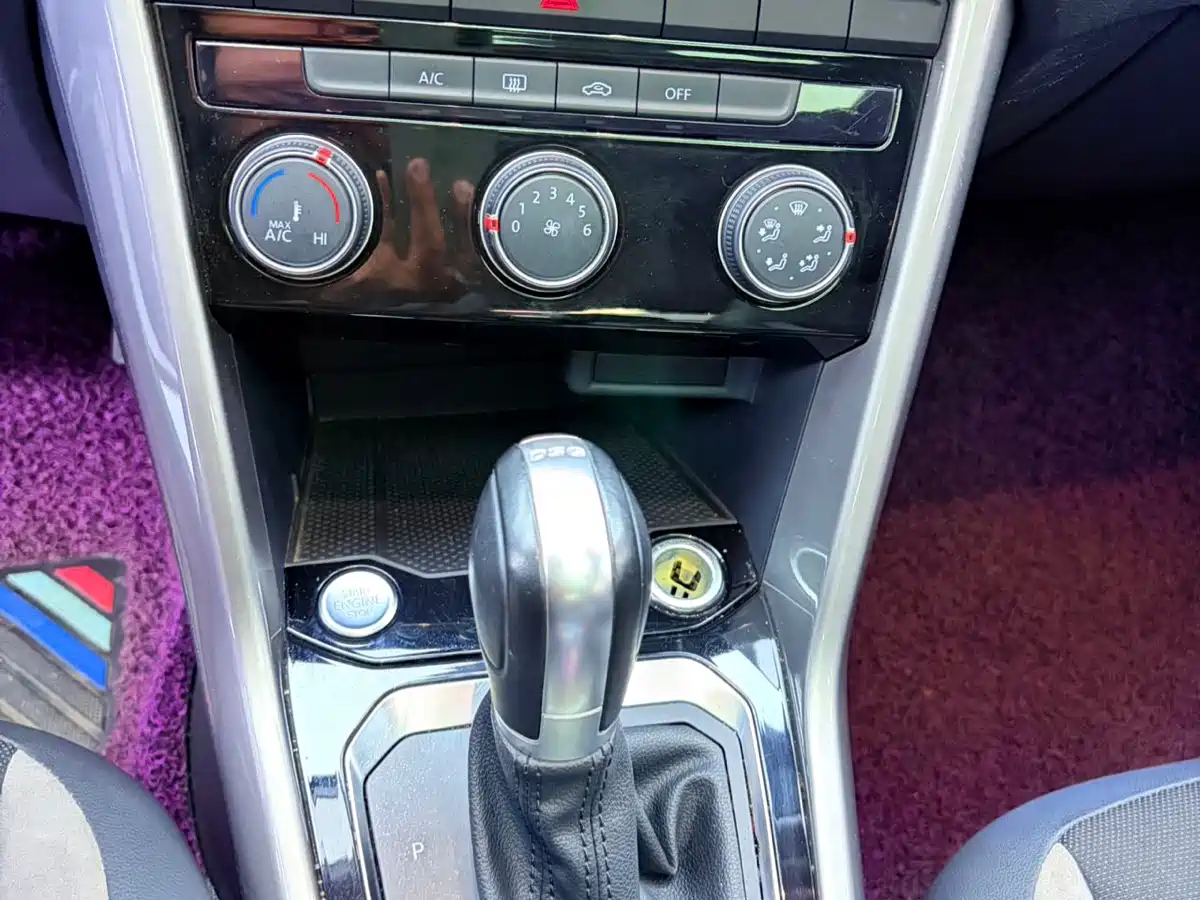 Volkswagen T-ROC 2022 280TSI DSG 2WD Comfort PLUS фото 18