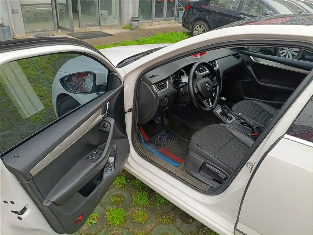 Škoda Octavia 2020 TSI230 DSG Smart Luxury Edition фото 16