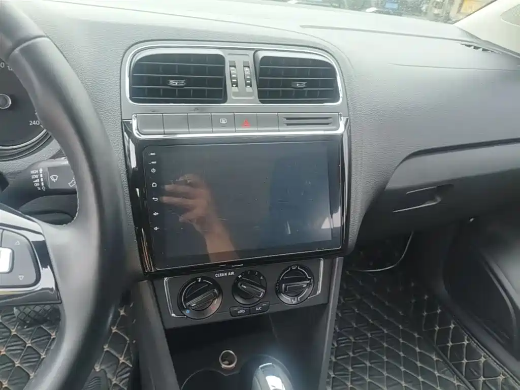 Volkswagen Polo 2016 1.6L Automatic Comfort фото 13
