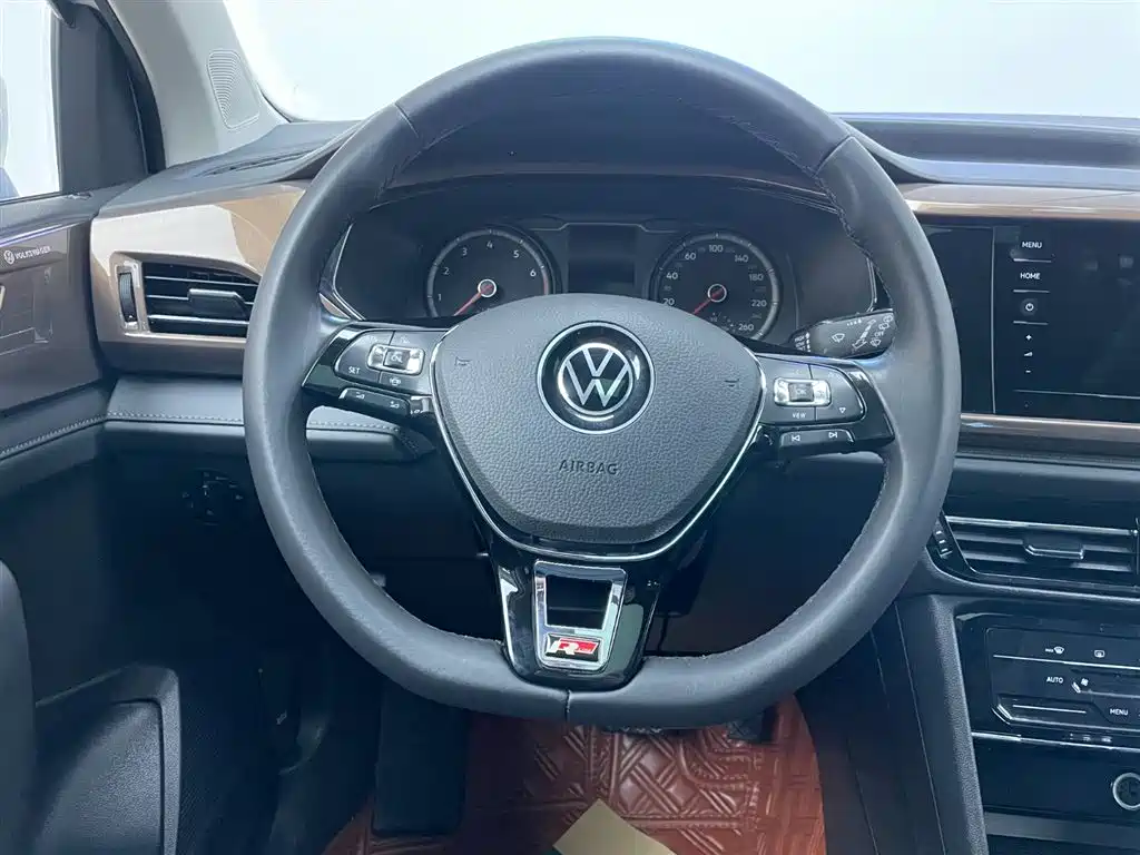 VOLKSWAGEN TUYUE