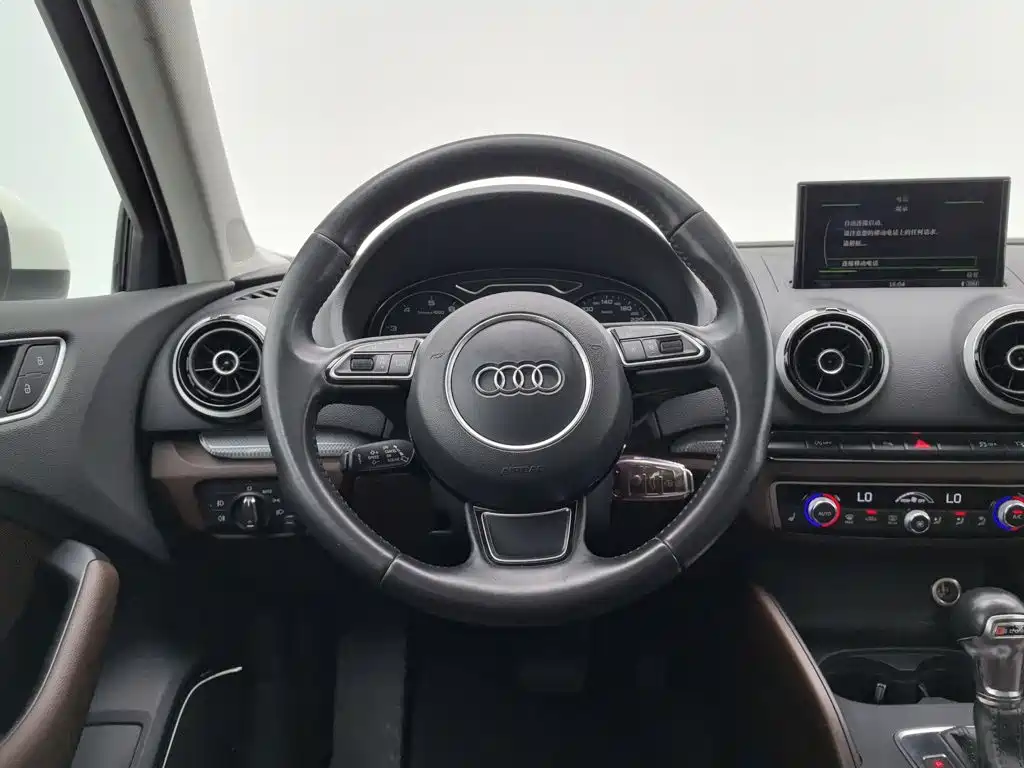 Audi A3 (Import) 2014 2014 Limousine 40 TFSI S line Luxury