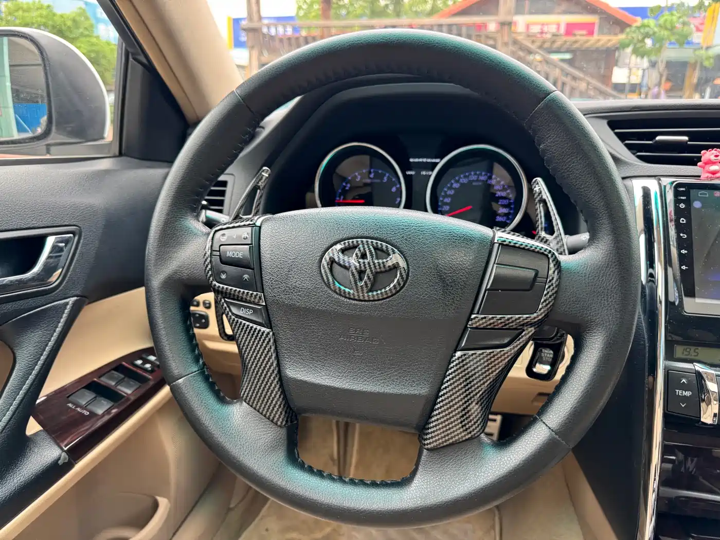 Toyota Reiz 2010 2.5V Style Elite Edition фото 13
