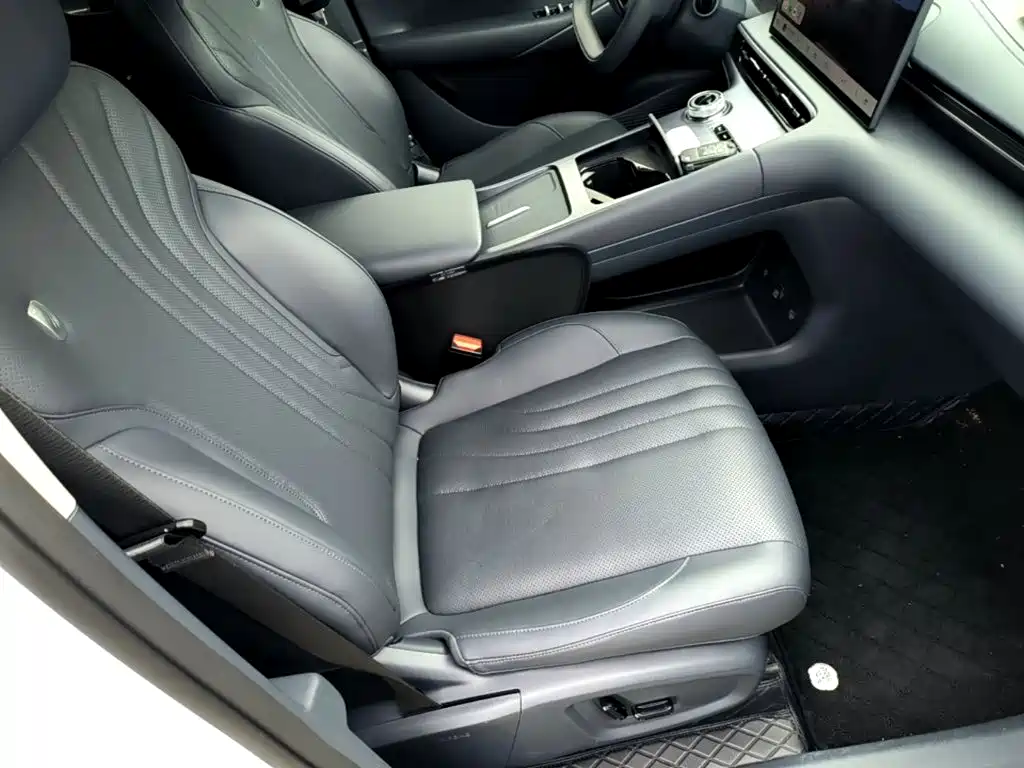 Фото 25 - Geely Galaxy Galaxy E5