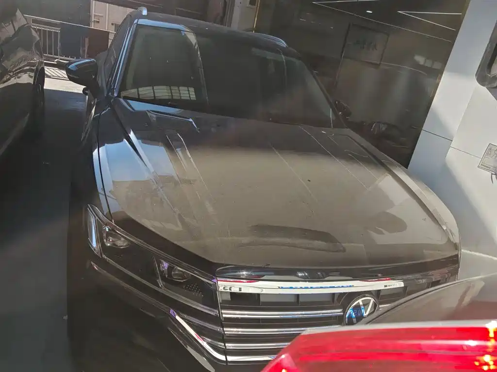 Volkswagen Touareg 2021 2.0TSI Pilot Special Edition фото 3
