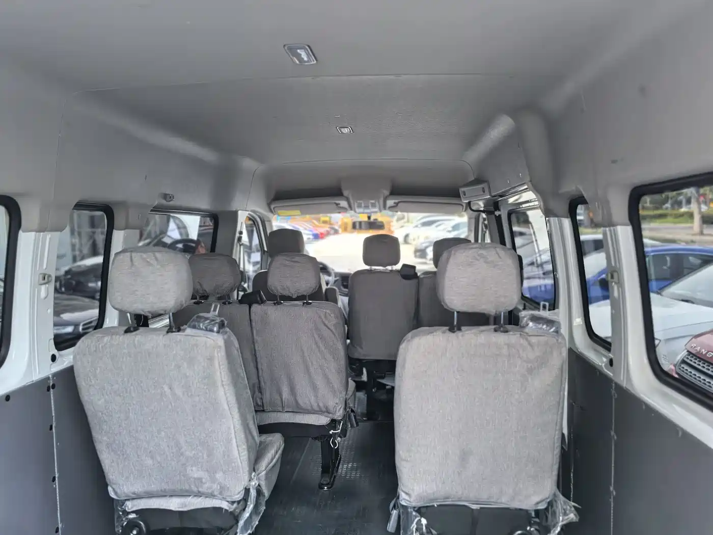 SAIC Maxus Xintu V80 2025 PRO Aoyun 2.0T Manual Long Wheelbase High Roof 6/7/8/9-Seater фото 14