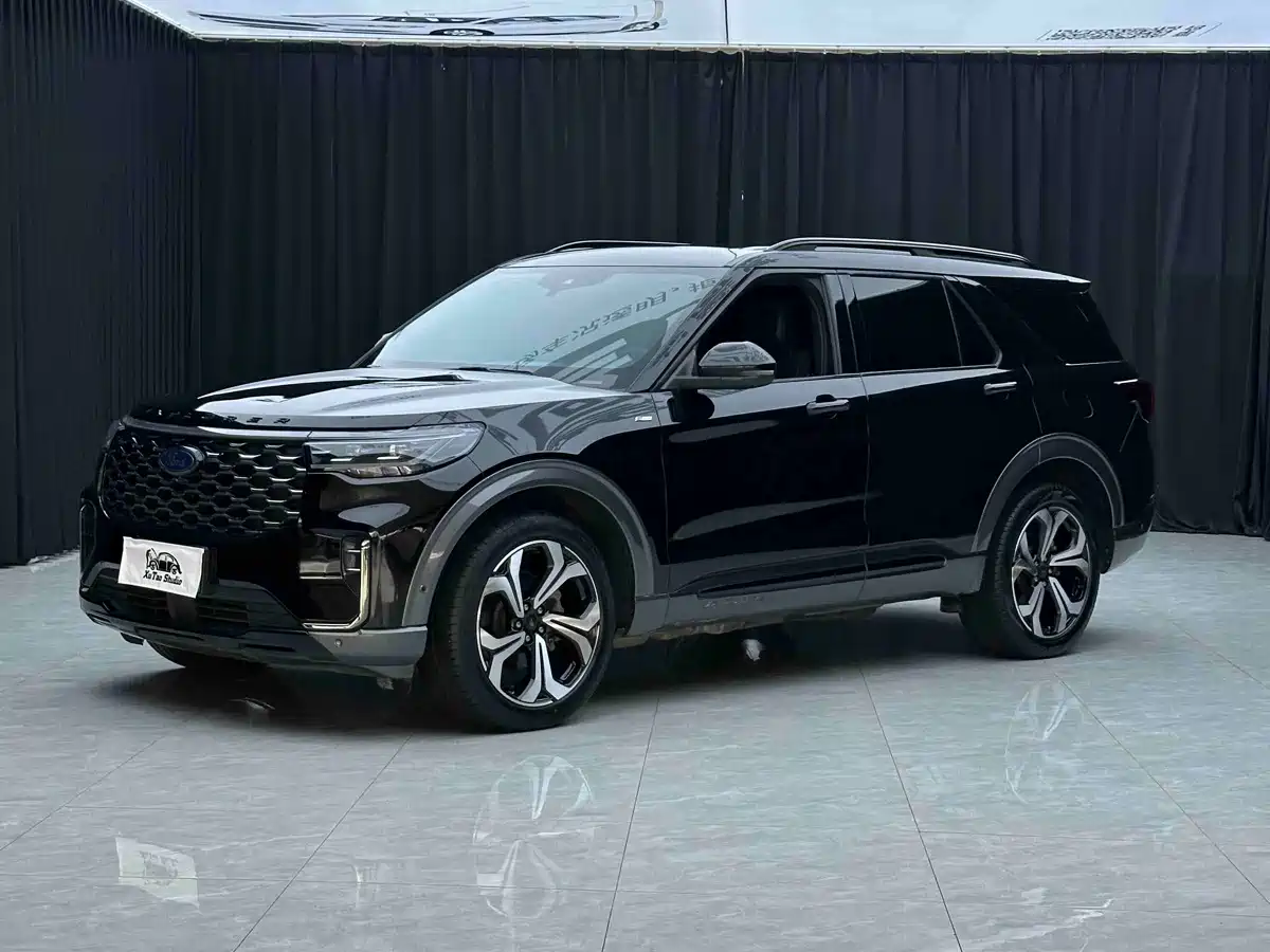 Photo 1 - Ford Explorer