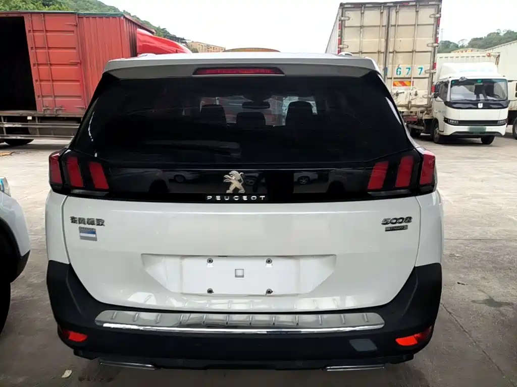Photo 6 - Peugeot 5008