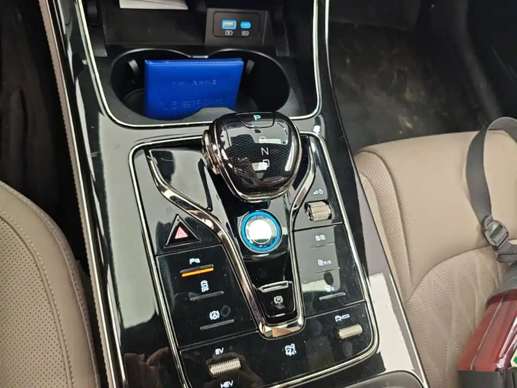 BYD Han 2025 DM-i 125KM Honor фото 14