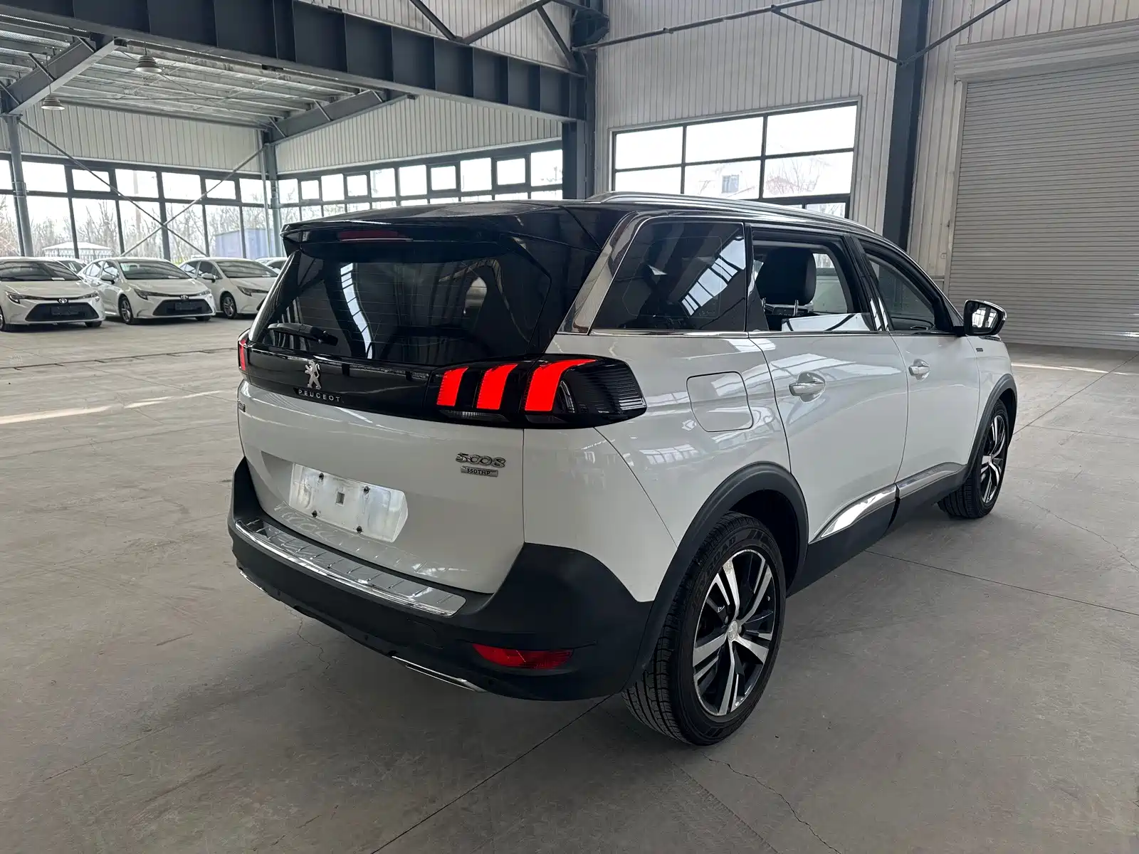 Фото 5 - Peugeot 5008
