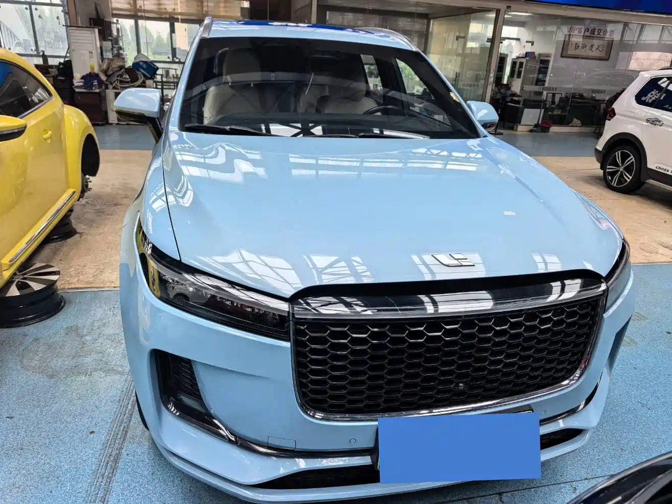 Фото 3 - Li Auto Li ONE