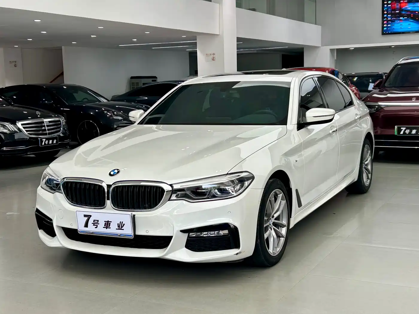BMW 5 Series 2018 525Li Luxury Package