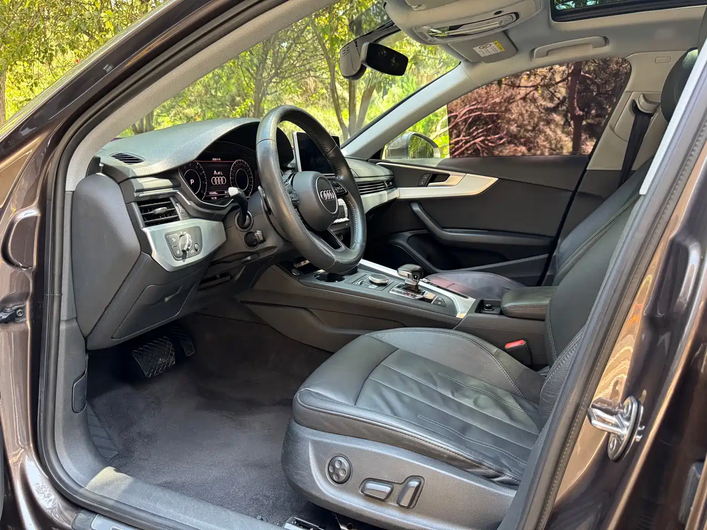 Фото 8 - Audi A4L