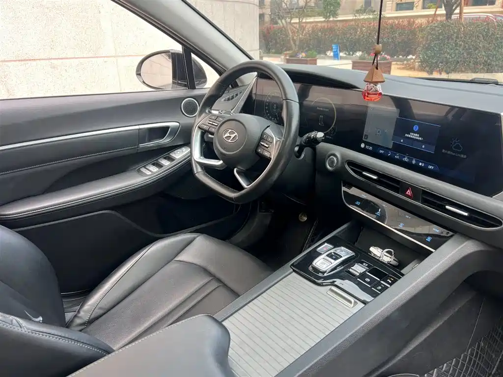 Hyundai Sonata 2022 270TGDi DCT 20th Anniversary Edition фото 9