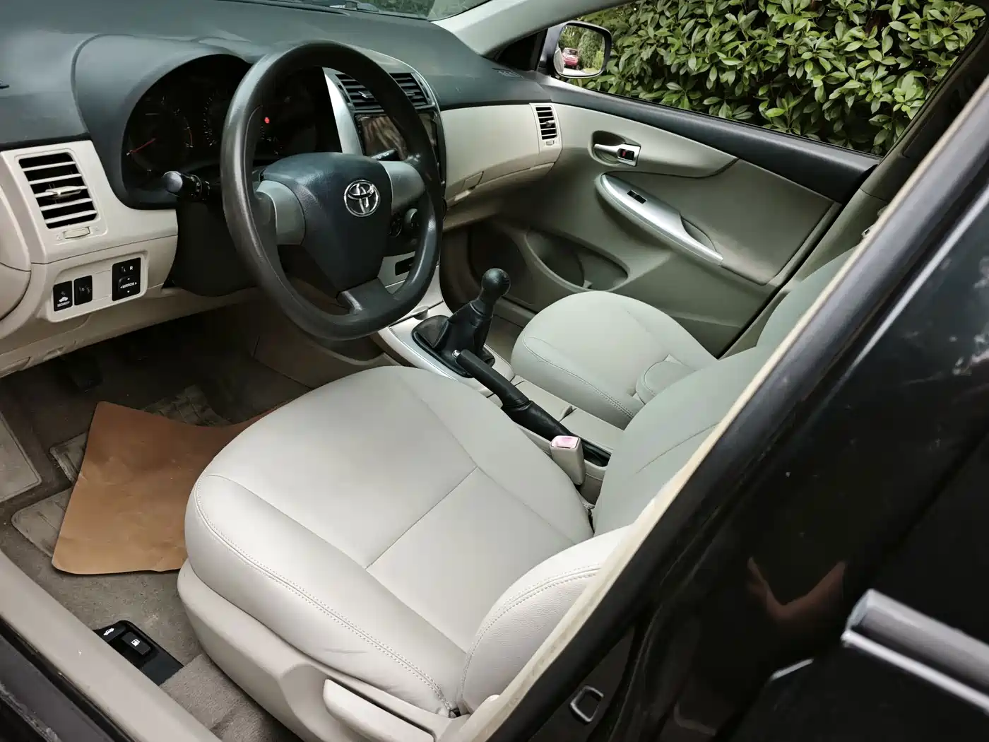 Photo 7 - Toyota Corolla
