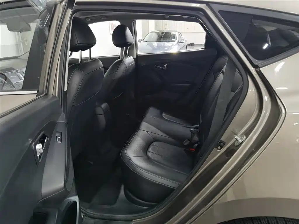 Hyundai Beijing Hyundai ix35 2013 2.0L Auto 2WD Smart GLS China IV фото 15