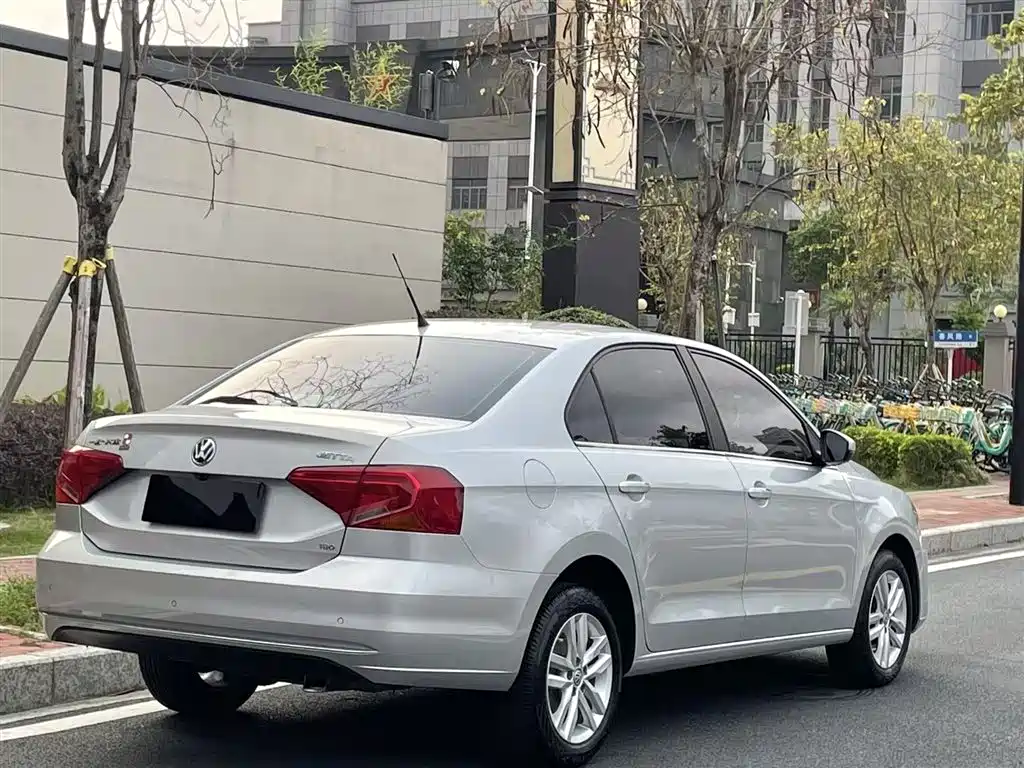 Volkswagen Jetta 2017 1.5L Automatic Comfort фото 24