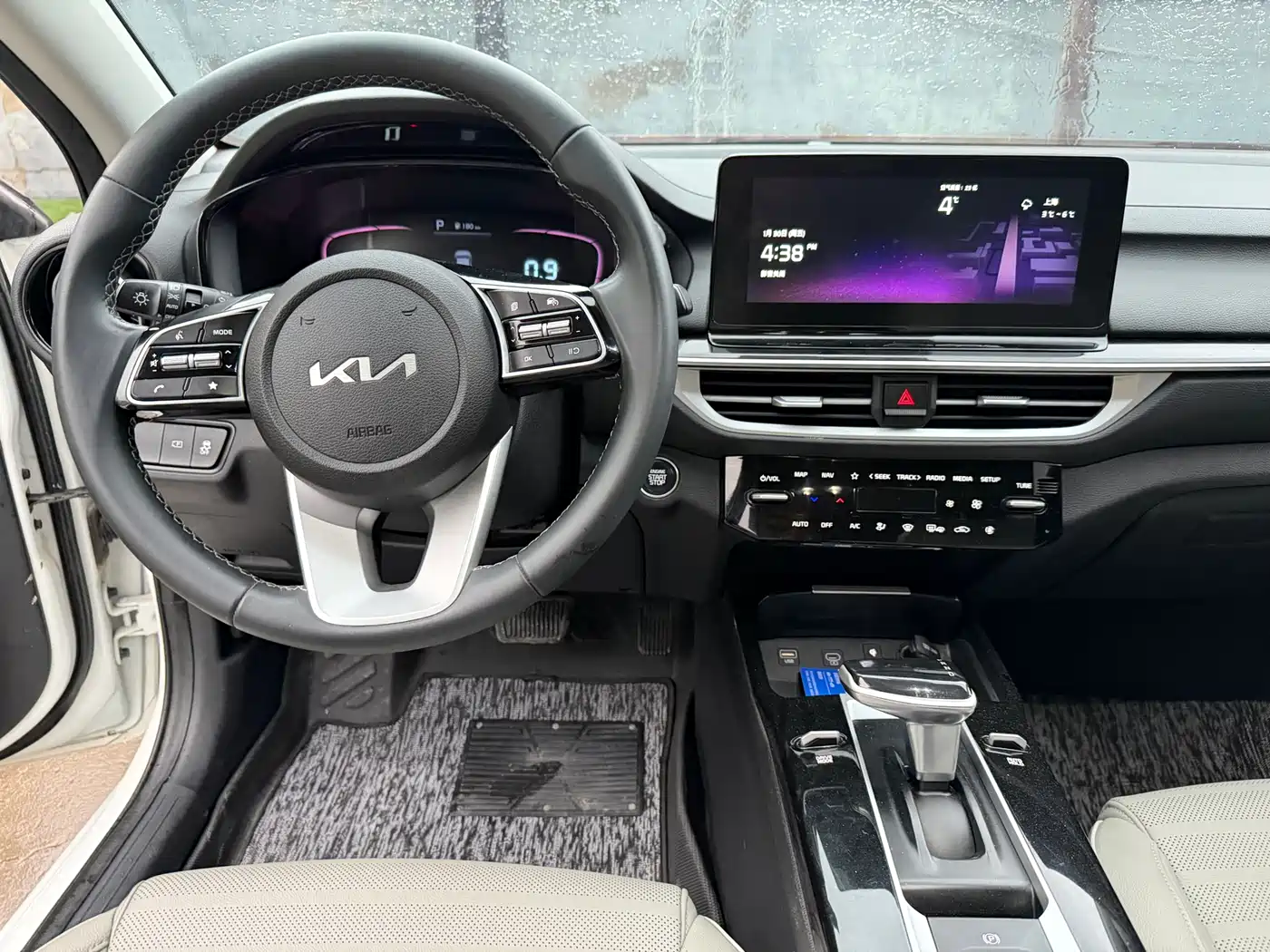 Kia K3 2023 Model 1.5L CVT Luxury Edition фото 7