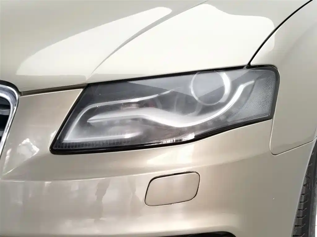 Audi A4L 2011 2.0 TFSI Comfort фото 7