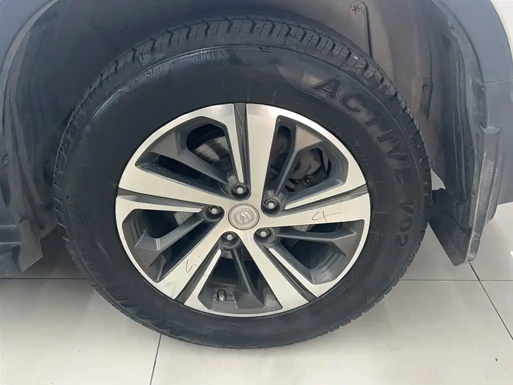 Photo 24 - Changan CS75