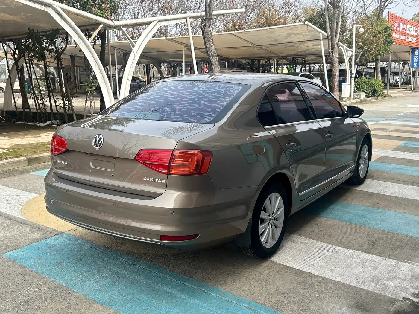 Volkswagen Sagitar 2015 1.6L Automatic Comfort фото 5