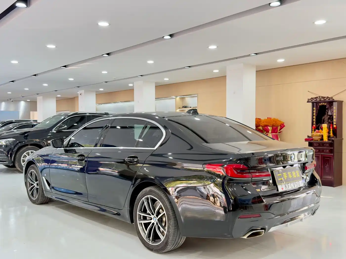 BMW 5 Series 2022 525Li M Sport Package фото 9