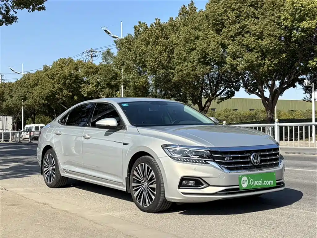 Volkswagen Passat 2019 330TSI Luxury Edition China VI фото 24