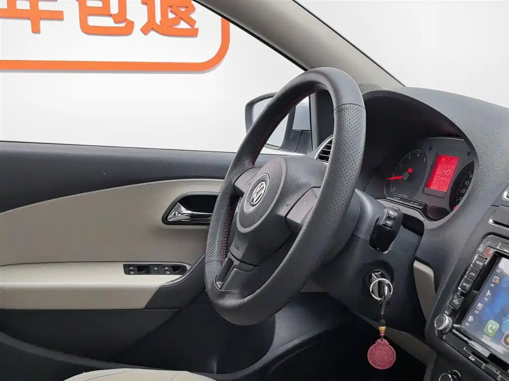 Volkswagen Polo 2013 1.6L Automatic Comfort Edition фото 22