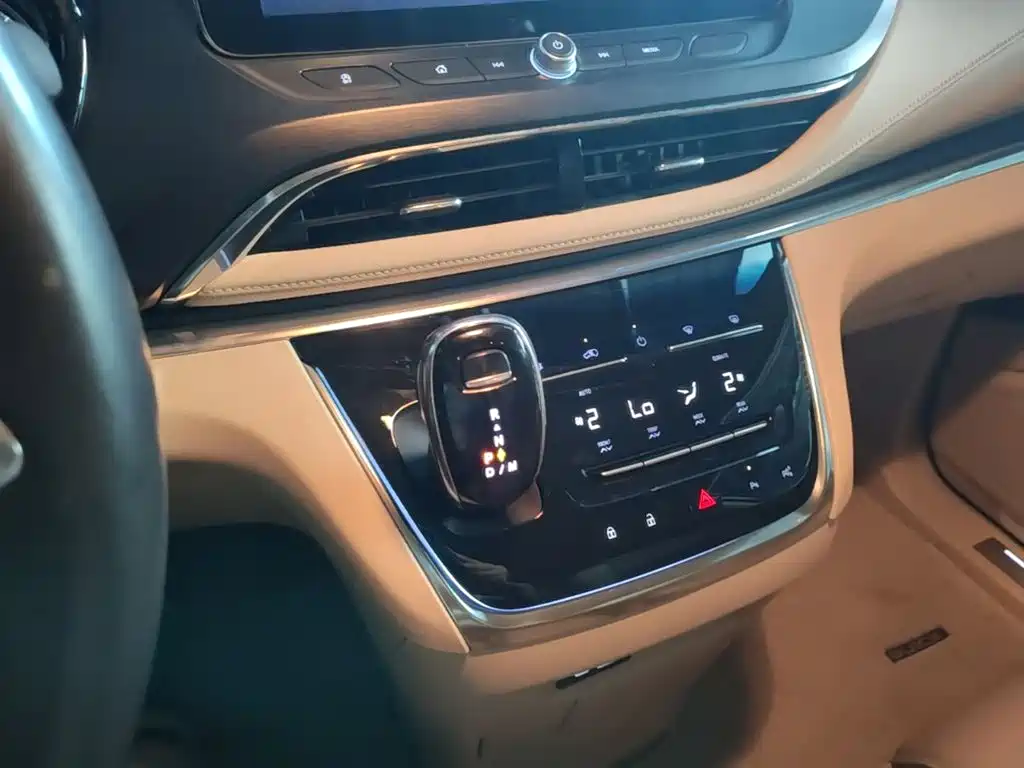 Фото 14 - Buick GL8