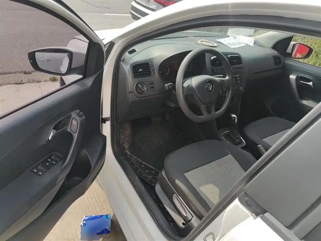 Volkswagen Polo 2018 1.5L Auto Safe Drive фото 16