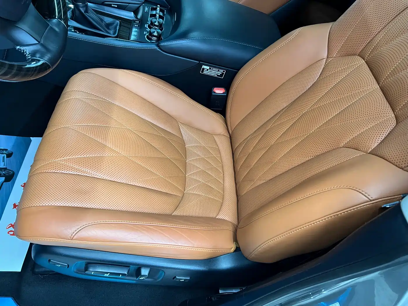 Lexus LX 2019 570 Peak Special Edition фото 18