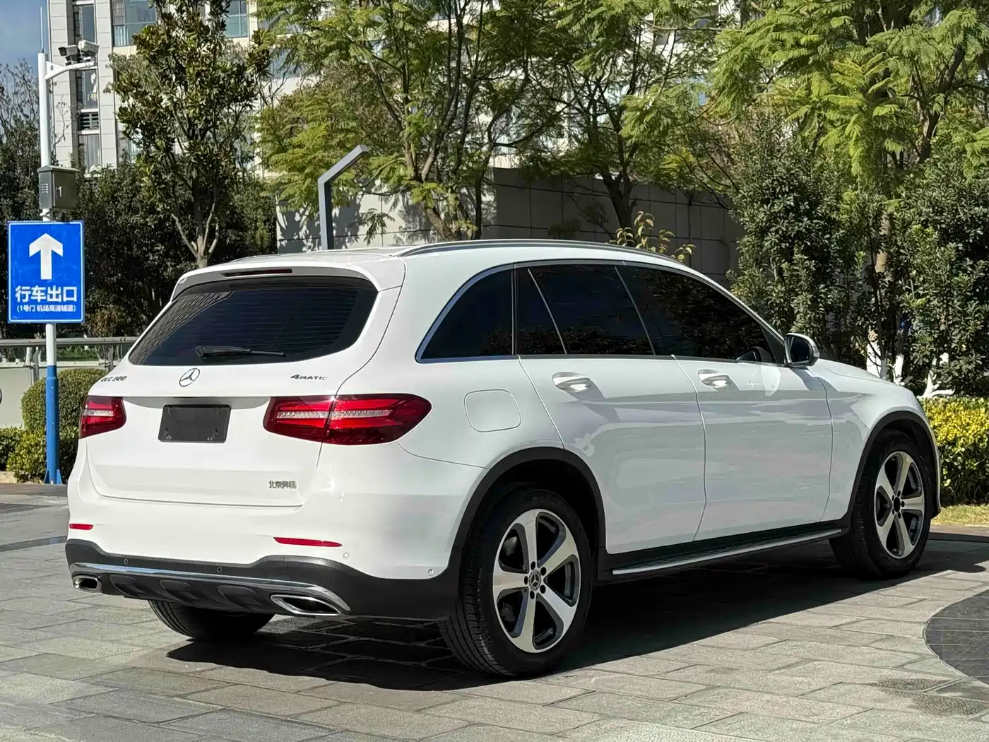 Mercedes-Benz GLC 2017 GLC 300 4MATIC Dynamic фото 9
