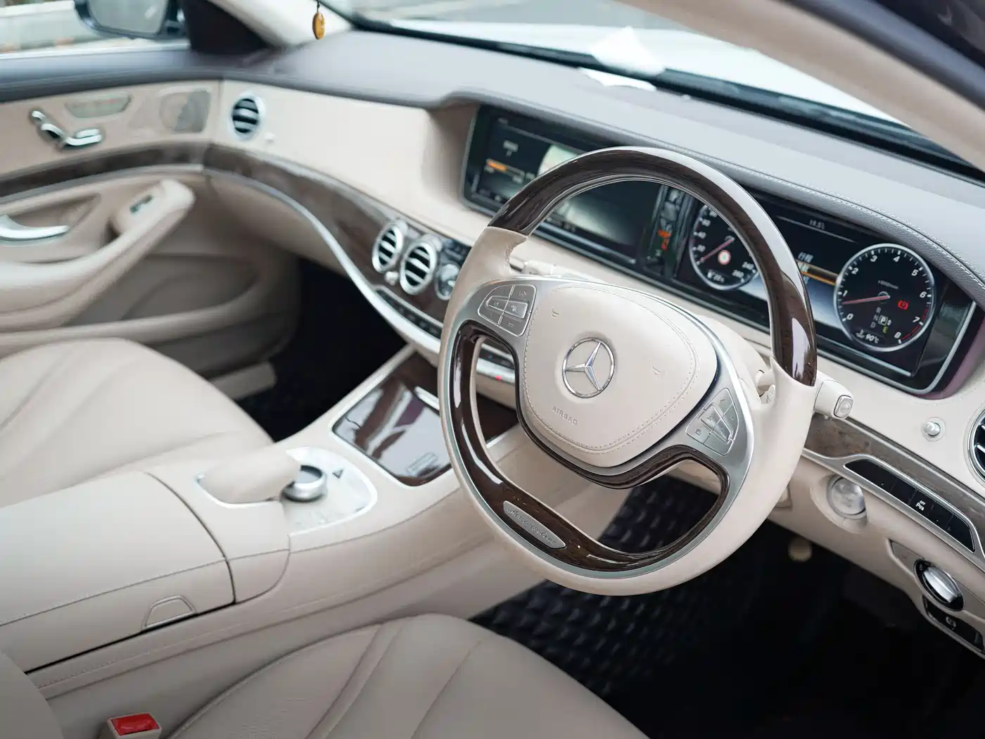 Mercedes-Benz S-Class 2014 S 320 L Business фото 5