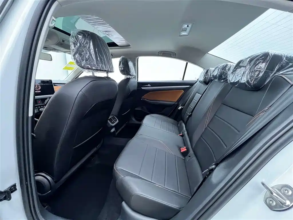 Volkswagen Bora 2025 Facelift 200TSI DSG Navigation Edition фото 26