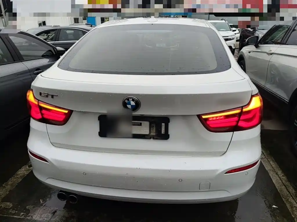BMW 3 Series GT 2018 320i Fashion фото 6