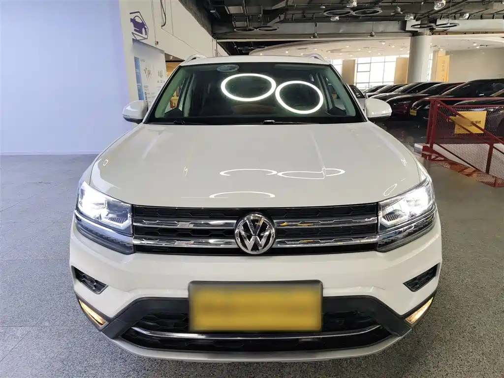 صورة 3 - Volkswagen Tharu