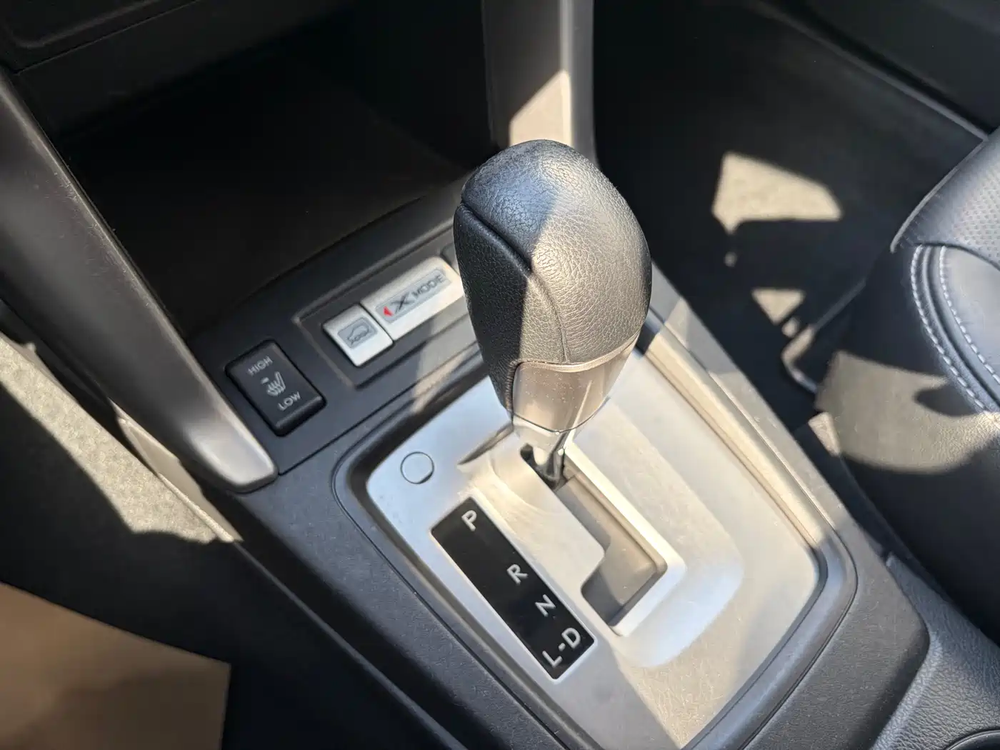 Subaru Forester 2013 2.0i Automatic Luxury Navigation Edition фото 10