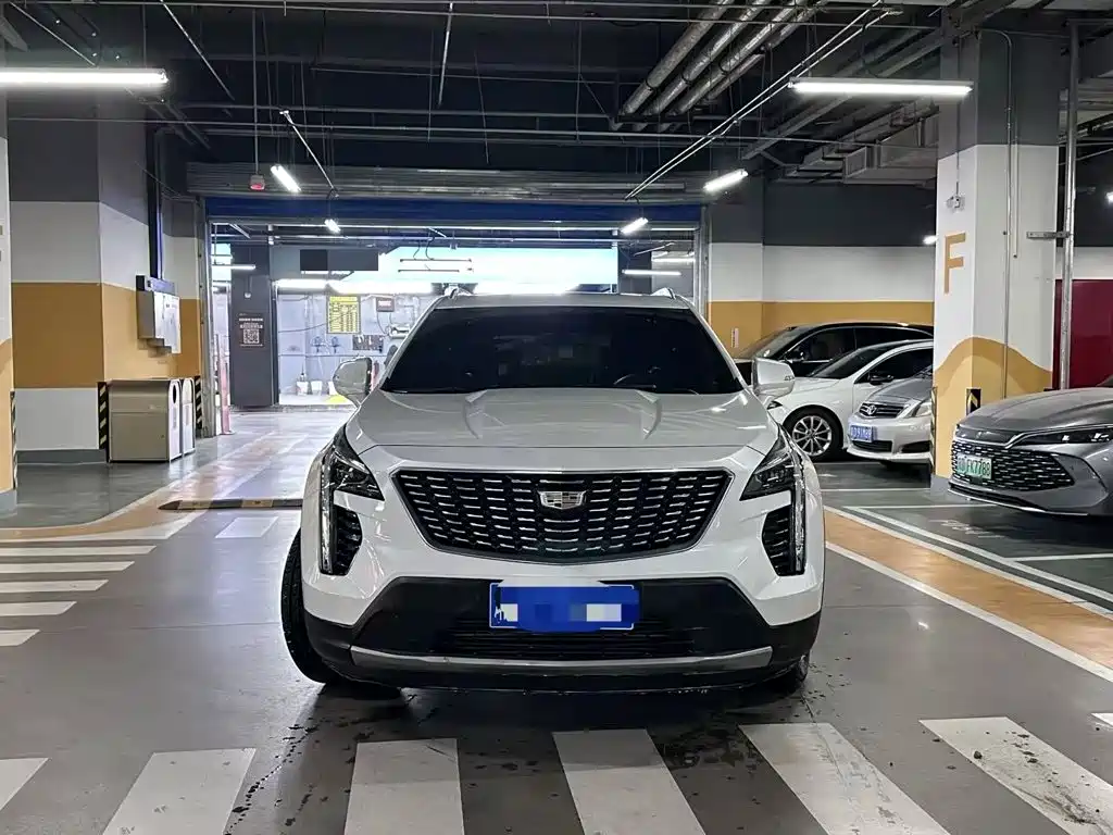 Фото 2 - Cadillac XT4