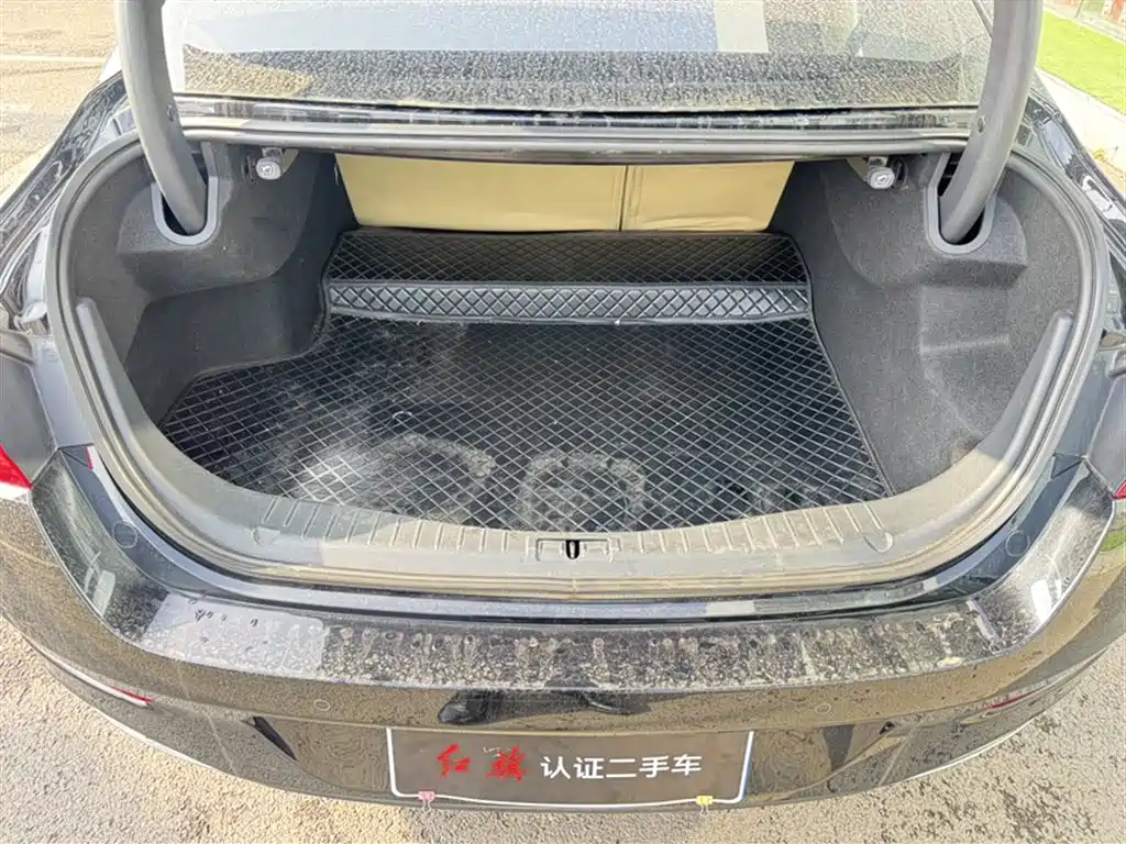 Hongqi H5 2022 Classic Facelift 1.8T Automatic Smart Connect Flag Rhythm Edition фото 13