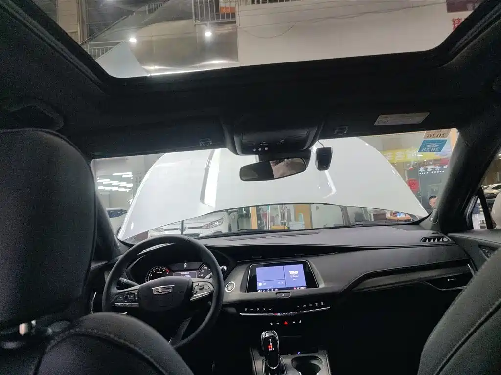 Cadillac XT4 2022 28T FWD Luxury фото 18