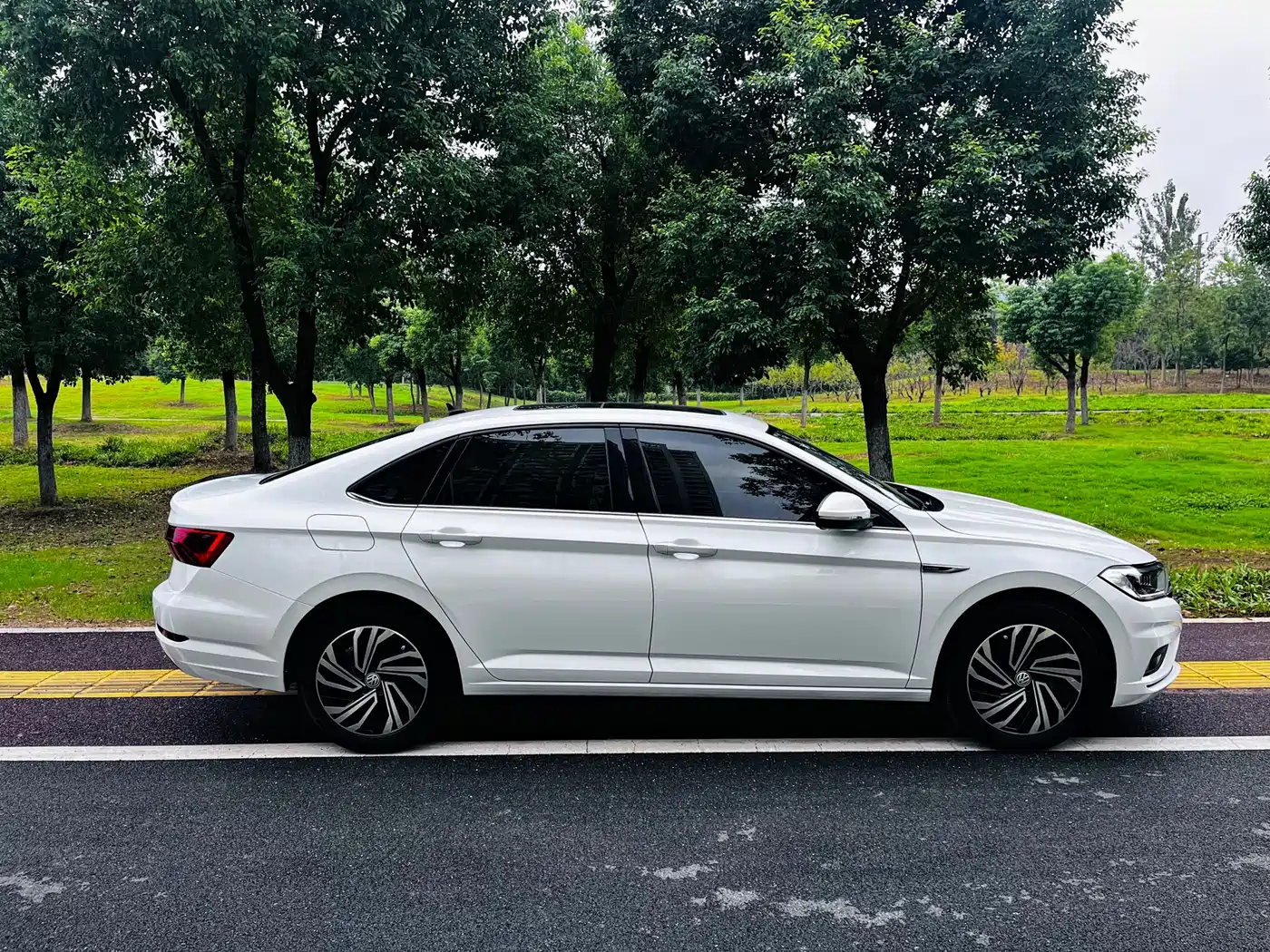 Volkswagen Sagitar 2021 280TSI DSG Surpassing Edition фото 8