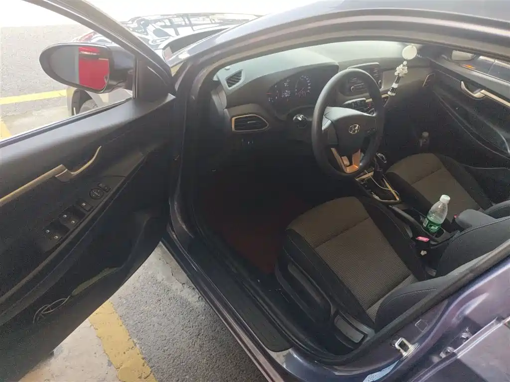 Hyundai Elantra 2018 1.6L Automatic Pleasing Edition GL China VI фото 16