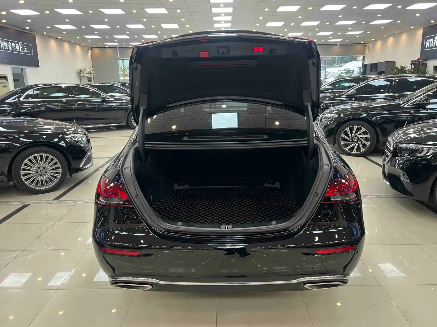 MERCEDES-BENZ E CLASS